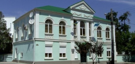 Medżlis, czyli tatarski rząd w Symferopolu, był ostatnim budynkiem, na którym po zajęciu Krymu przez Rosję powiewała ukraińska flaga  Fot. archiwum