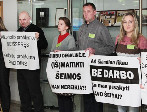 W grudniu w Sejmie pracownicy stacji paliwowych protestowali przeciwko zakazowi handlu alkoholem Fot. Marian Paluszkiewicz