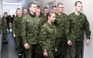 Na razie Aleksandra Orlauskaitė jest jedyną dziewczyną w batalionie sztabu wojskowego im. WKL Giedymina Wojska Litewskiego Fot. Marian Paluszkiewicz