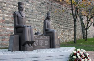 Dostojny pomnik Jadwigi i Jagiełły w Budapeszcie stanął w 2013 r. z inicjatywy ambasady RL Fot. archiwum