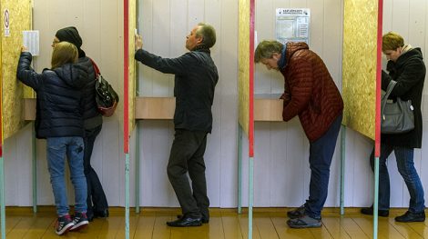 Niska frekwencja oznacza, że duża część wyborców nie znalazła kandydatów, którym mogłaby zaufać — uważa dr Andrzej Pukszto Fot. Marian Paluszkiewicz