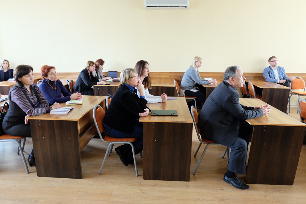 Goście z Suwałk opowiedzieli o działalności swej szkoły, zaprezentowali główne priorytety oraz zapoznali z ofertą studiów   Fot.vrsa.lt