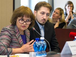 Wyniki badań przedstawili dr Rita Dukynaitė, członek zarządu OECD PISA, oraz Mindaugas Stundža, koordynator międzynarodowego badania PISA na Litwie Fot. Marian Paluszkiewicz
