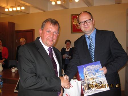 Od lewej: wicemer Samorządu Rejonu Wileńskiego Czesław Olszewski oraz Prezydent Miasta Gdańsk Paweł Adamowicz