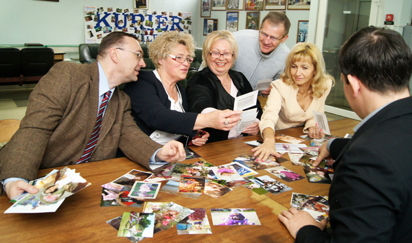 Komisja podczas wybierania zdjęć Fot. Marian Paluszkiewicz