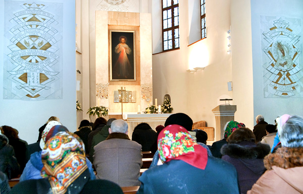 Nasi rodacy z Polski zaczęli się modlić w wileńskiej świątyni Fot. Marian Paluszkiewicz
