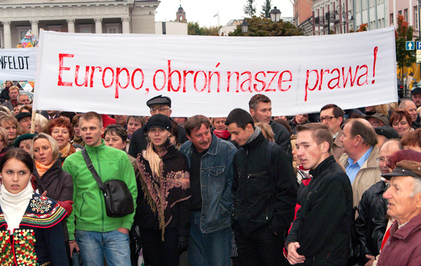 Mimo apeli o pomoc, to Europa nieskora jest wspierać litewskich Polaków w zapewnieniu im podstawowych praw do używania swego języka, również w pisowni ich nazwisk Fot. Marian Paluszkiewicz