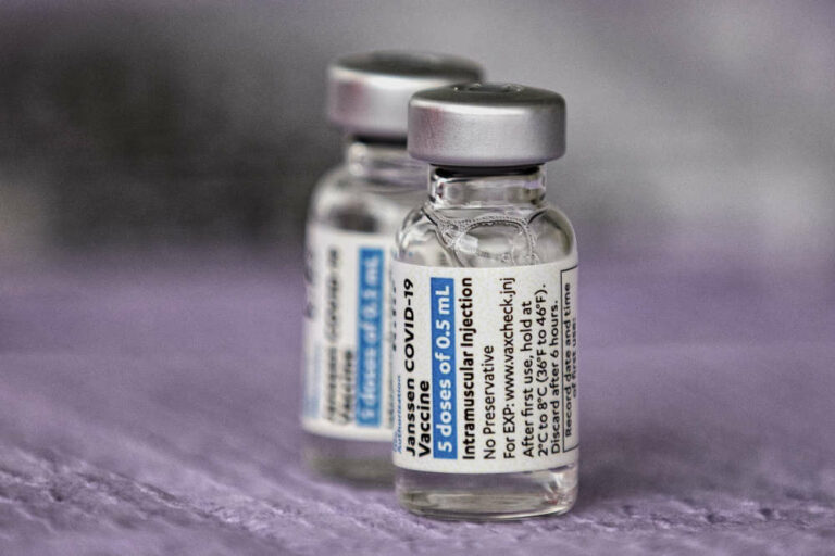 Jednodawkowa szczepionka J&J dotrze do Europy 19 kwietnia
