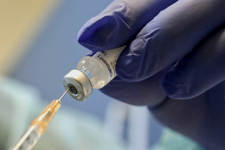 Europejska Agencja Leków pospiesznie sprawdza rosyjską szczepionkę