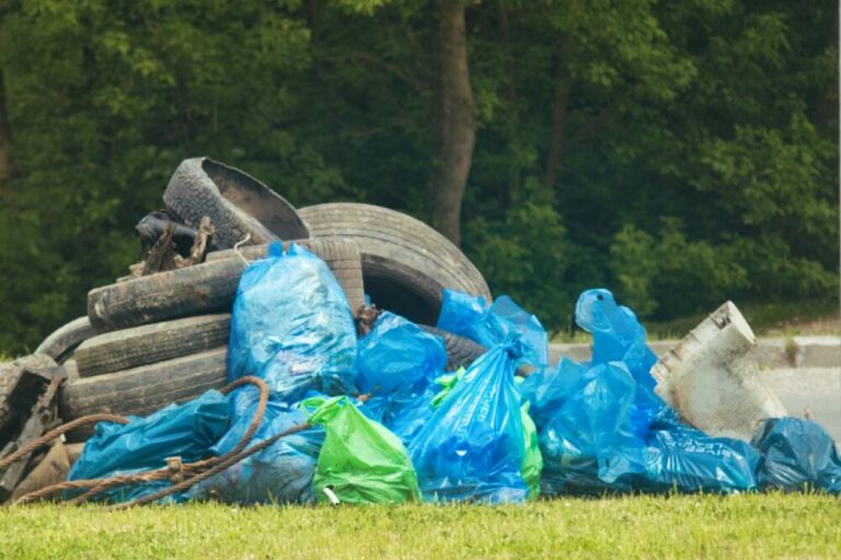 Mieszkańcy mogą pozbyć się wielkogabarytowych odpadów za darmo. Rejestracja mailem i przez telefon