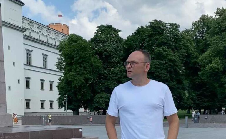 Zwolennik Nawalnego Kraszeninnikow przebywa w Wilnie. Do Rosji mu nie spieszno