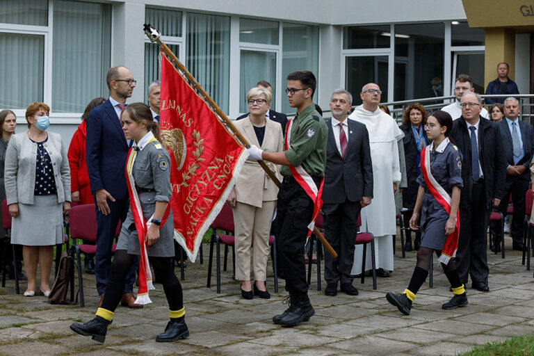 1 września w Gimnazjum im. św. Jana Pawła II w Wilnie z udziałem premier Šimonytė