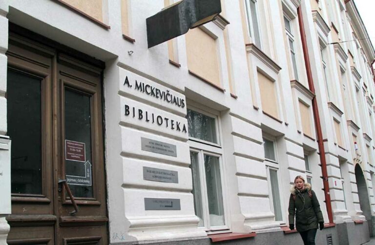 Ukraińska litera w wileńskich bibliotekach. Kącik dla uchodźców również w bibliotece im. Adama Mickiewicza