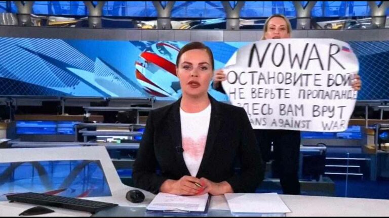 Antywojenny protest w rosyjskim programie na żywo. „Nie wierzcie propagandzie”