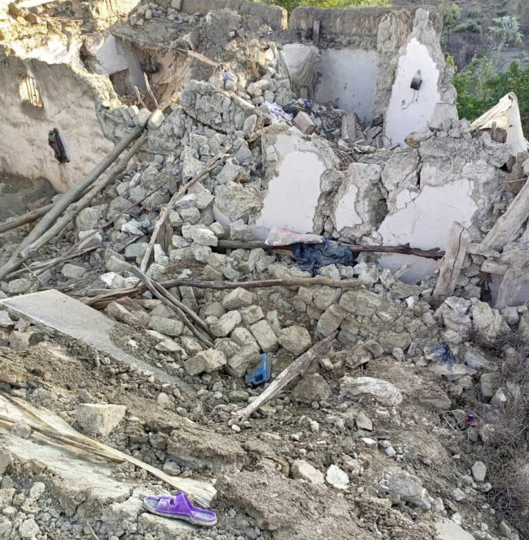 Trzęsienie ziemi w Afganistanie, niemal 300 ofiar śmiertelnych. „Ta liczba wzrośnie”