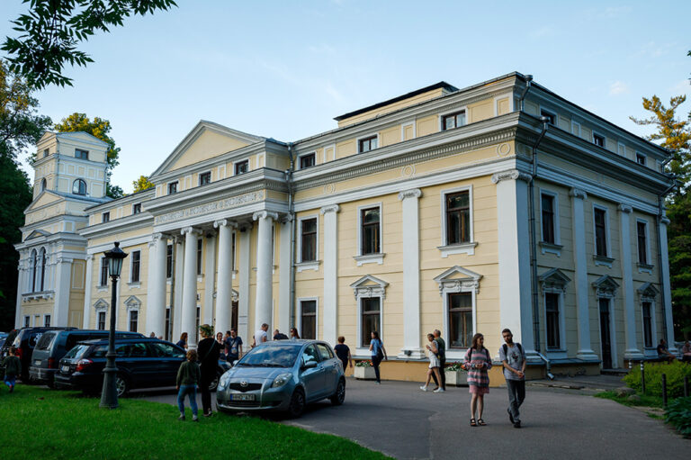 Dwory i zamki Litwy czekają na zwiedzających
