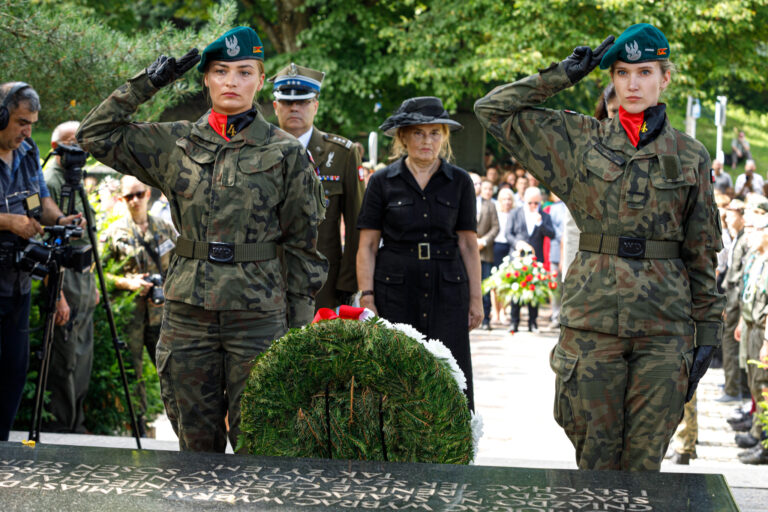 Święto Wojska Polskiego na Rossie w Wilnie [GALERIA]