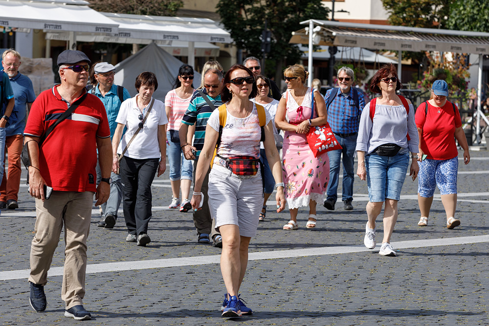 Turyści na ulicy Wilna.