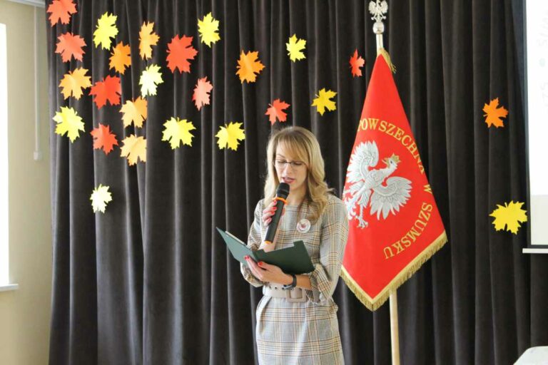Szumsk świętuje 245-lecie oświaty i 100-lecie Historycznego Sztandaru szkoły [GALERIA]