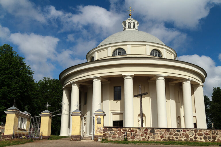 Kościół Świętej Trójcy w Suderwie.