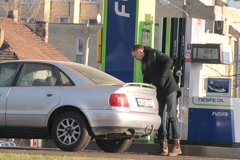 Benzyna najtańsza na Litwie, olej napędowy na Łotwie