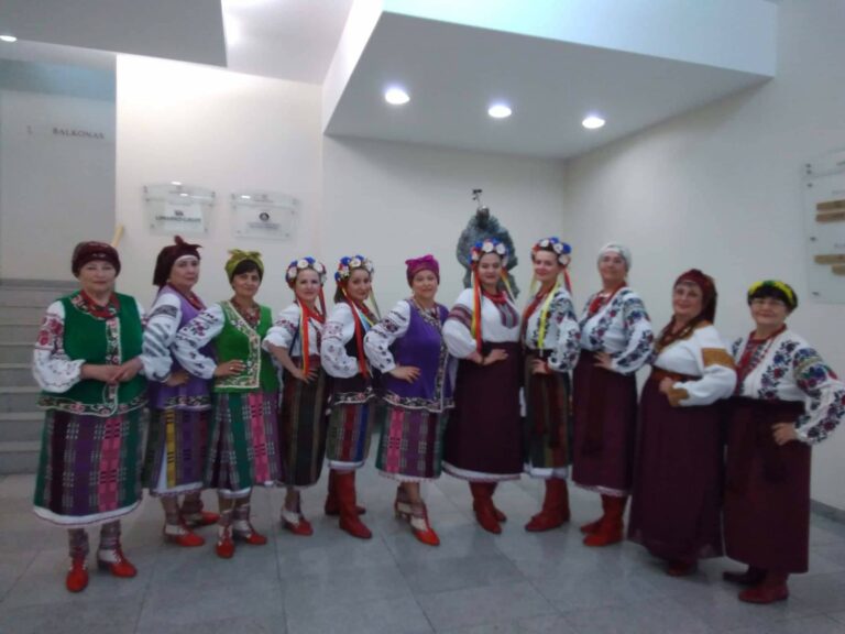 Zespół ukraińskiej pieśni ludowej „Rushnychok”.