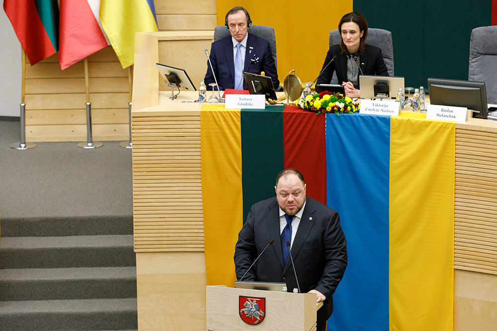 Przewodniczący parlamentów Litwy, Polski i Ukrainy potępili wojnę na Ukrainie.