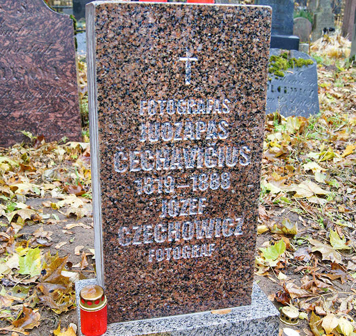 Nagrobek Józefa Czechowicza na Cmentarzu Bernardyńskim w Wilnie.