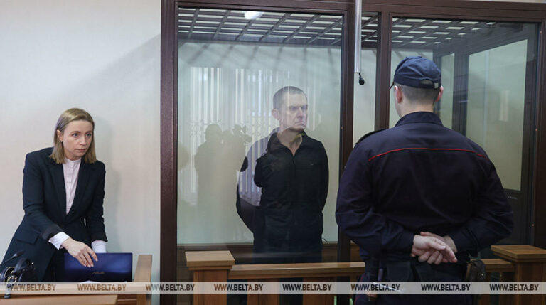 Rozpoczął się proces Andrzeja Poczobuta, niezłomnego dziennikarza na Białorusi