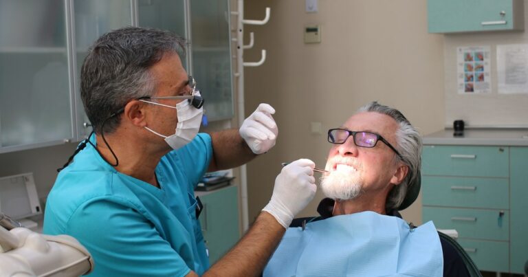 „Zęby po dziadku” — refundacja kosztów protezowania