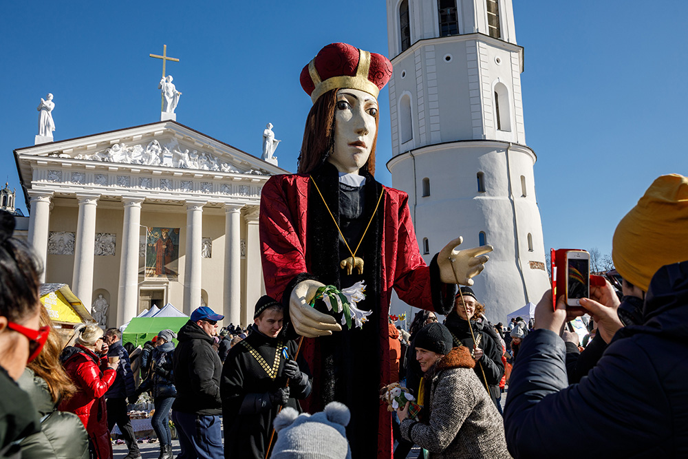 3 marca teatralizowany pochód orszaku św. Kazimierza wyruszy z placu Niepodległości w kierunku placu Katedralnego.