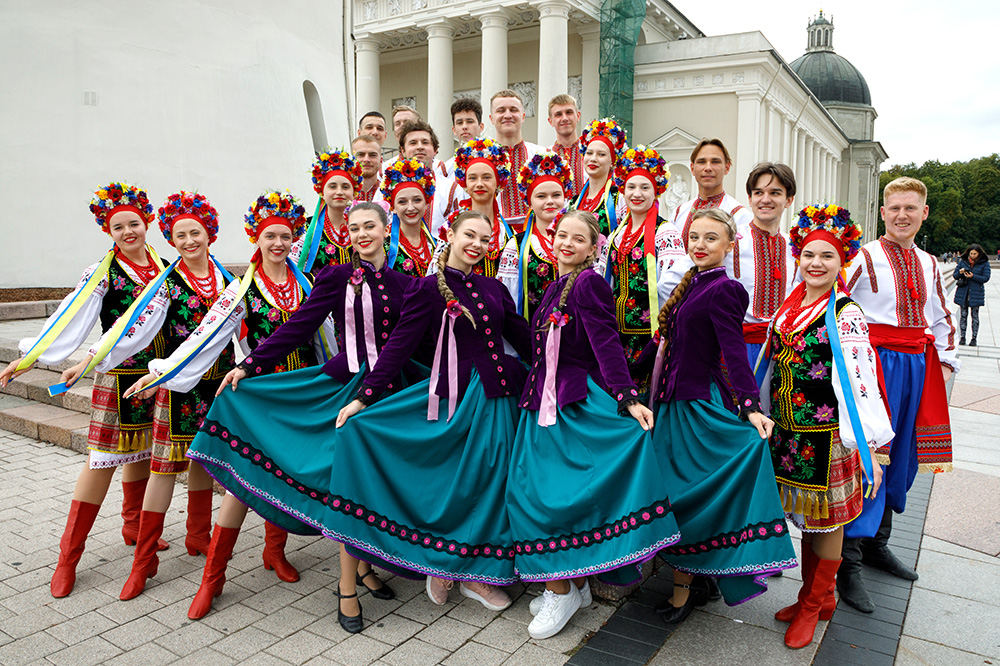 Zespół Tańca Ludowego „Perła”.