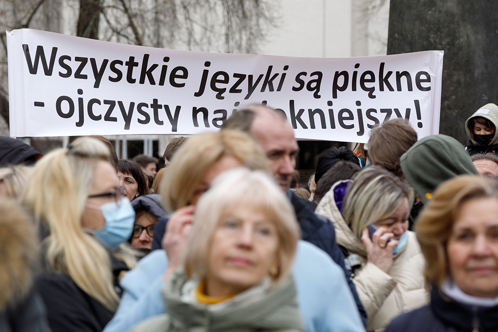 Demonstracja w obronie języka polskiego.