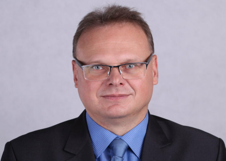 Krzysztof Sychowicz: „Podejmujemy temat reparacji wojennych, bo możemy”