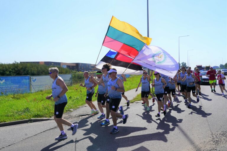 W rejonie wileńskim przywitano biegaczy 32. tradycyjnej sztafety międzynarodowej „Szlak bałtycki”
