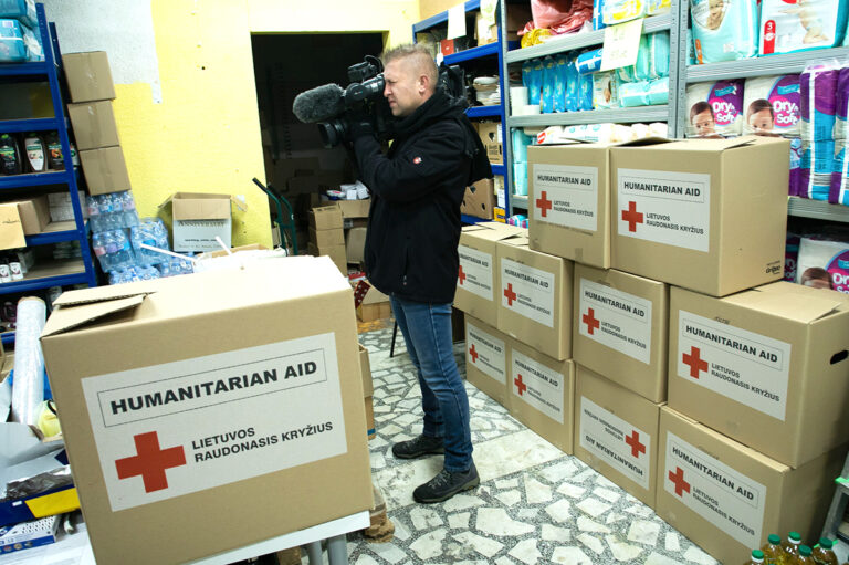 Niezbędne rzeczy można będzie odebrać w wyznaczonych punktach pomocy humanitarnej.