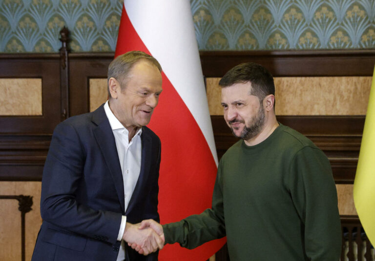Donald Tusk zapewnił Wołodymyra Zełenskiego, że Polska zrobi wszystko, aby Ukraina zwyciężyła.