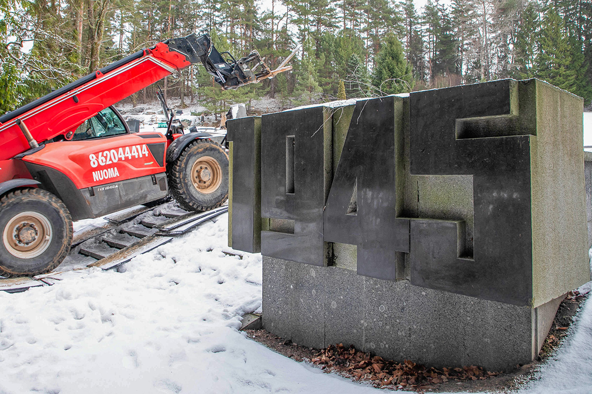 Rosja nie pozostawiła bez reakcji zdemontowanie monumentu poświęconego sowieckim żołnierzom na cmentarzu na Antokolu.