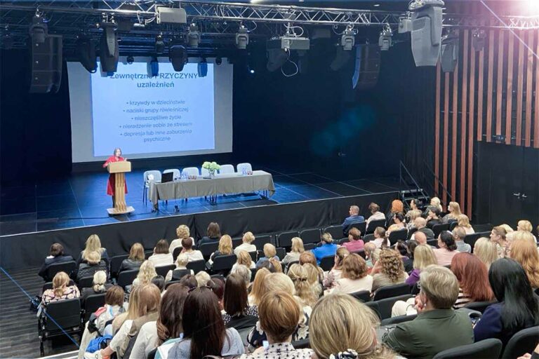 Polscy medycy i „Macierz Szkolna” organizują konferencję na temat uzależnień — nie tylko tych „znanych”