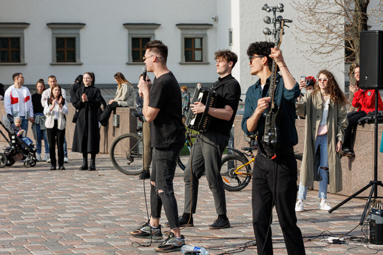 Muzycy na ulicy Wilna.
