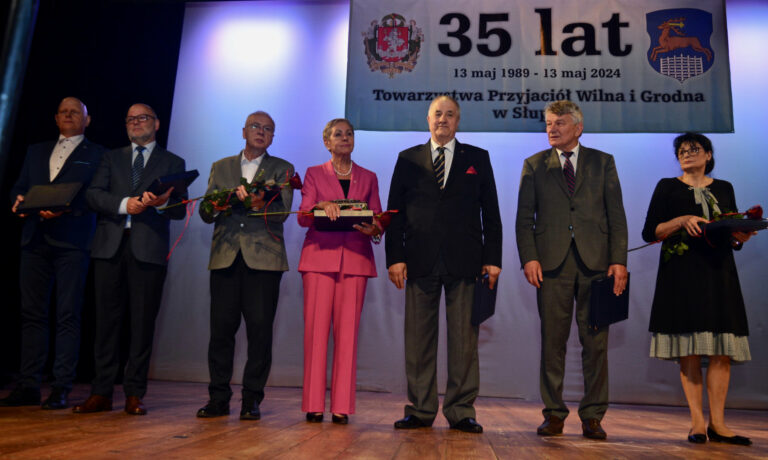 Na jubileuszu 35-lecia Towarzystwa Przyjaciół Wilna i Grodna w Słupsku uhonorowano jego sponsorów, darczyńców, a także najstarszych i najbardziej aktywnych członków.