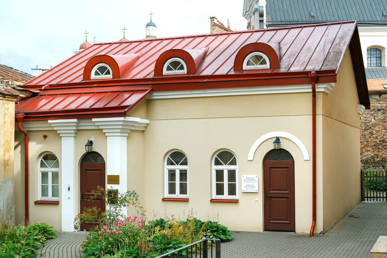 Otwarcie Celi Konrada odbyło się w 2009 r. Miejsce to jest chętnie odwiedzane przez turystów z Polski.