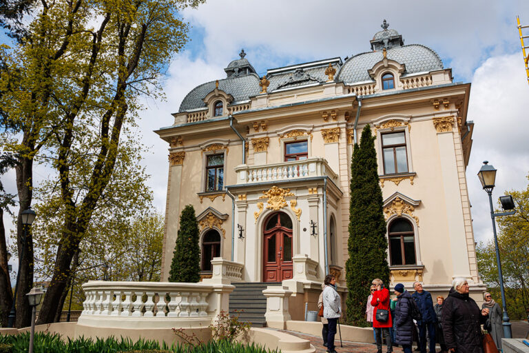 W pałacu na Antoloku Vileišisowie mieszkali do początku I wojny światowej.