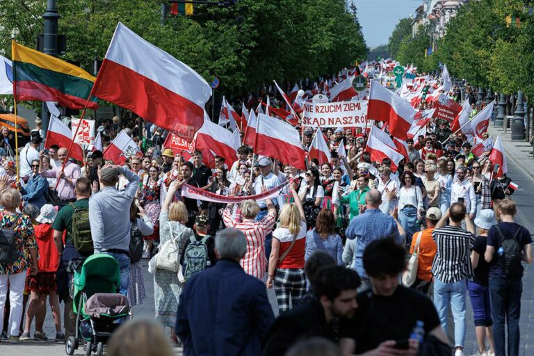 Przeszła Parada Polskości 2024. „Giedyminkę” zalała biało-czerwona fala