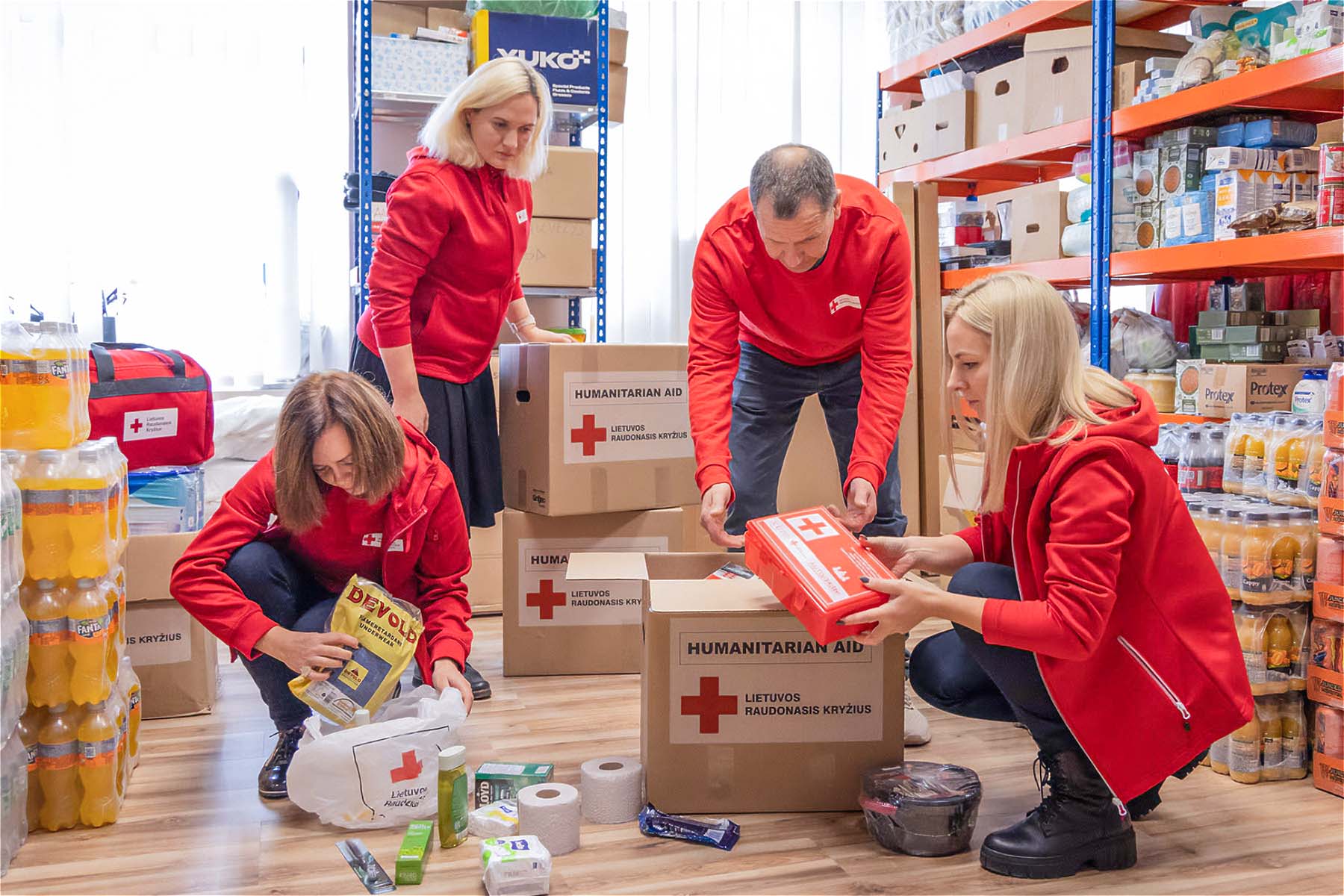 Czerwony Krzyż niesie pomoc humanitarną, szczególnie w sytuacjach ekstremalnych.