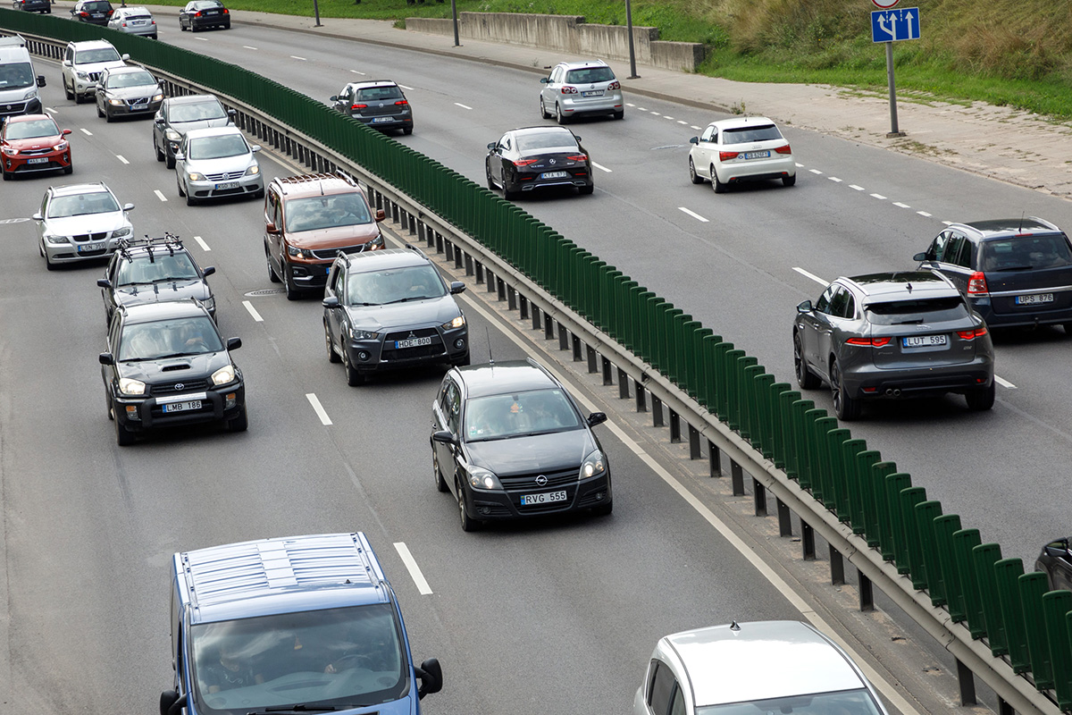 Transport ma znaczący wpływ na klimat, zaś samochody osobowe odpowiadają za ponad 60 proc. emisji dwutlenku węgla w UE.