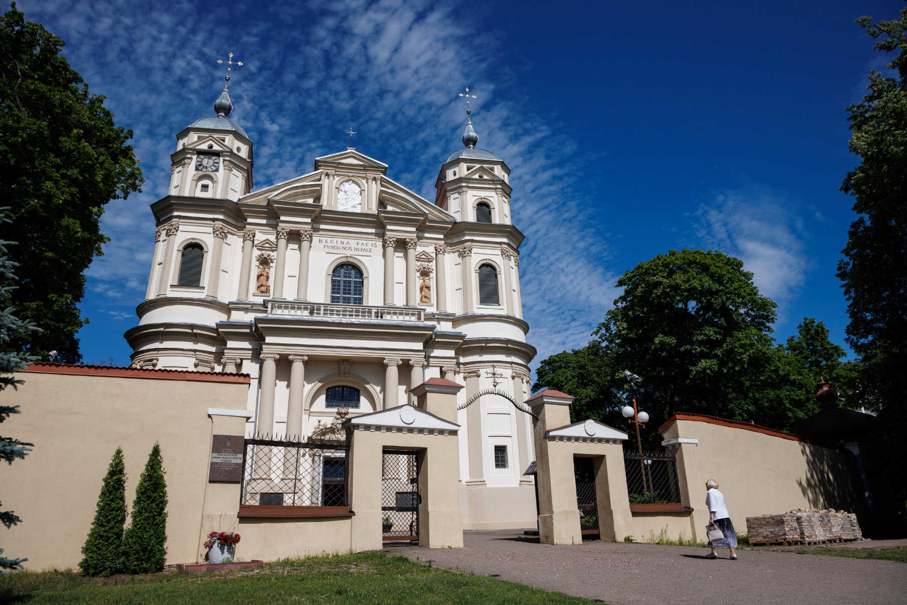 Od wielu lat Samorząd Miasta Wilna planował rekonstrukcję placu św. Jana Pawła II przy kościele.
