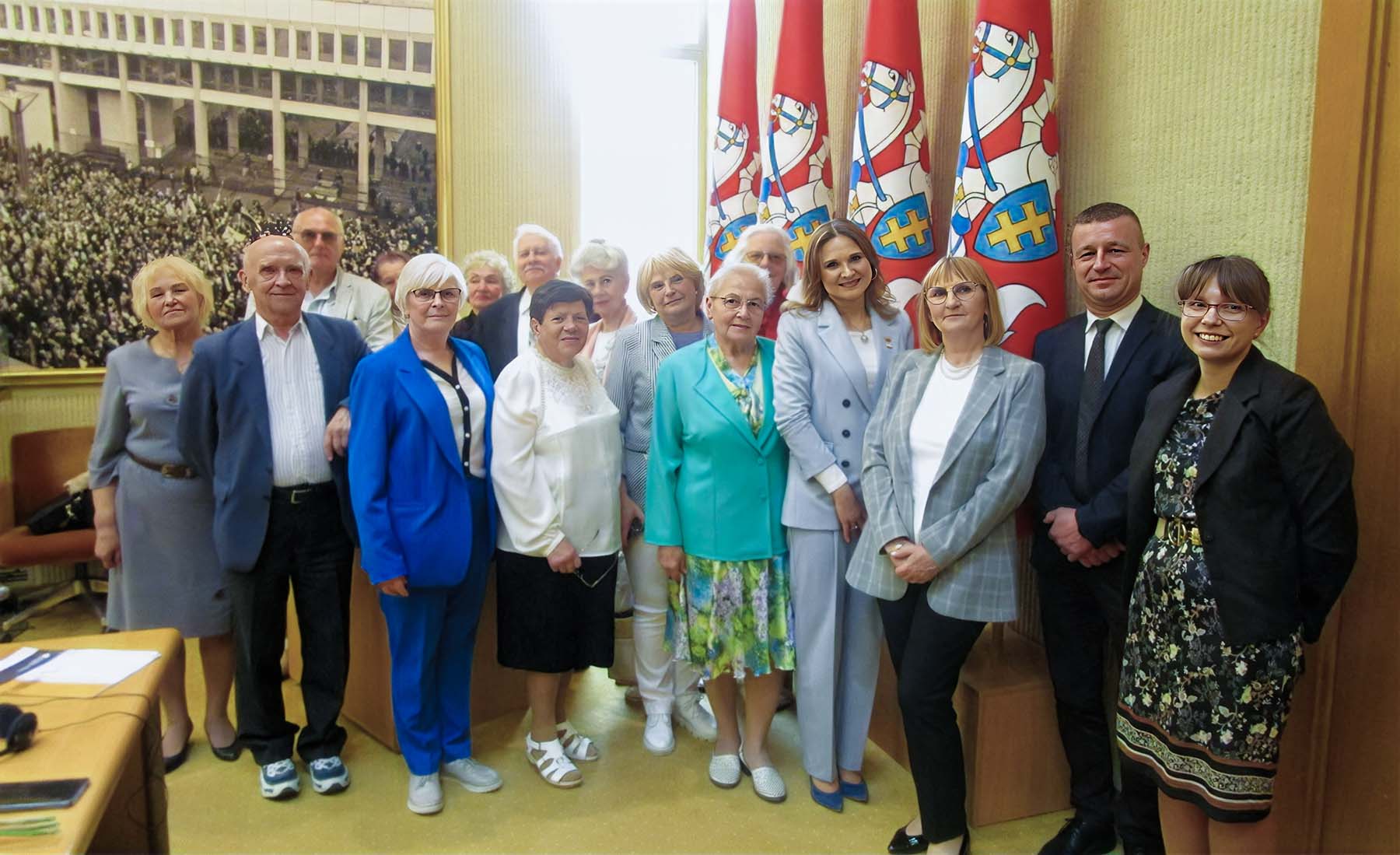 Członkowie PUTW w Wilnie przybyli do Sejmu LR na zaproszenie posłanki Beaty Pietkiewicz.