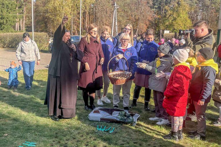 Tegoroczna XI Kampania „Pola Nadziei” ruszyła śladami patrona wileńskiego hospicjum.