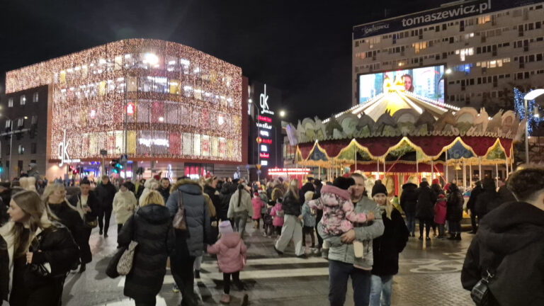 Jarmark odbywa się w centrum miasta na pl. Lotnika w Szczecinie.